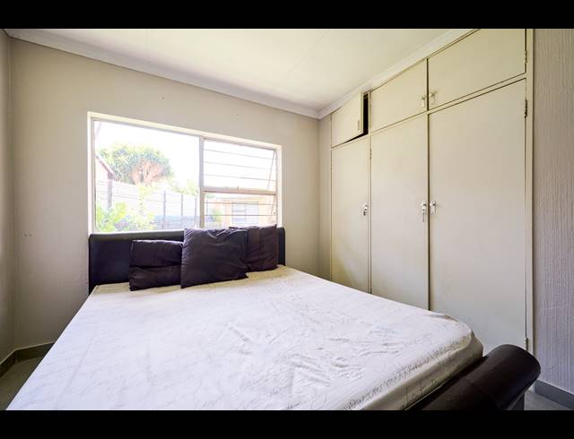 5 BEDROOM HOUSE FOR SALE IN ZWARTKOP
